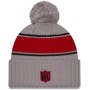 New Era NFL Gorro con pompón Sideline 2024 Fútbol Americano Logotipo del Equipo Beanie Gorro de Invierno Gris